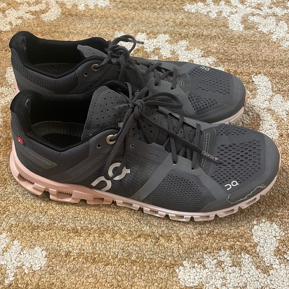 On cloud size 8 Womens